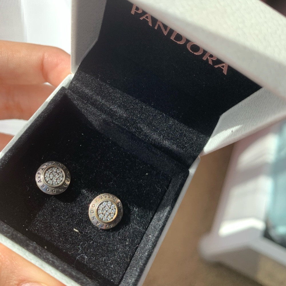 pandora stud earrings
